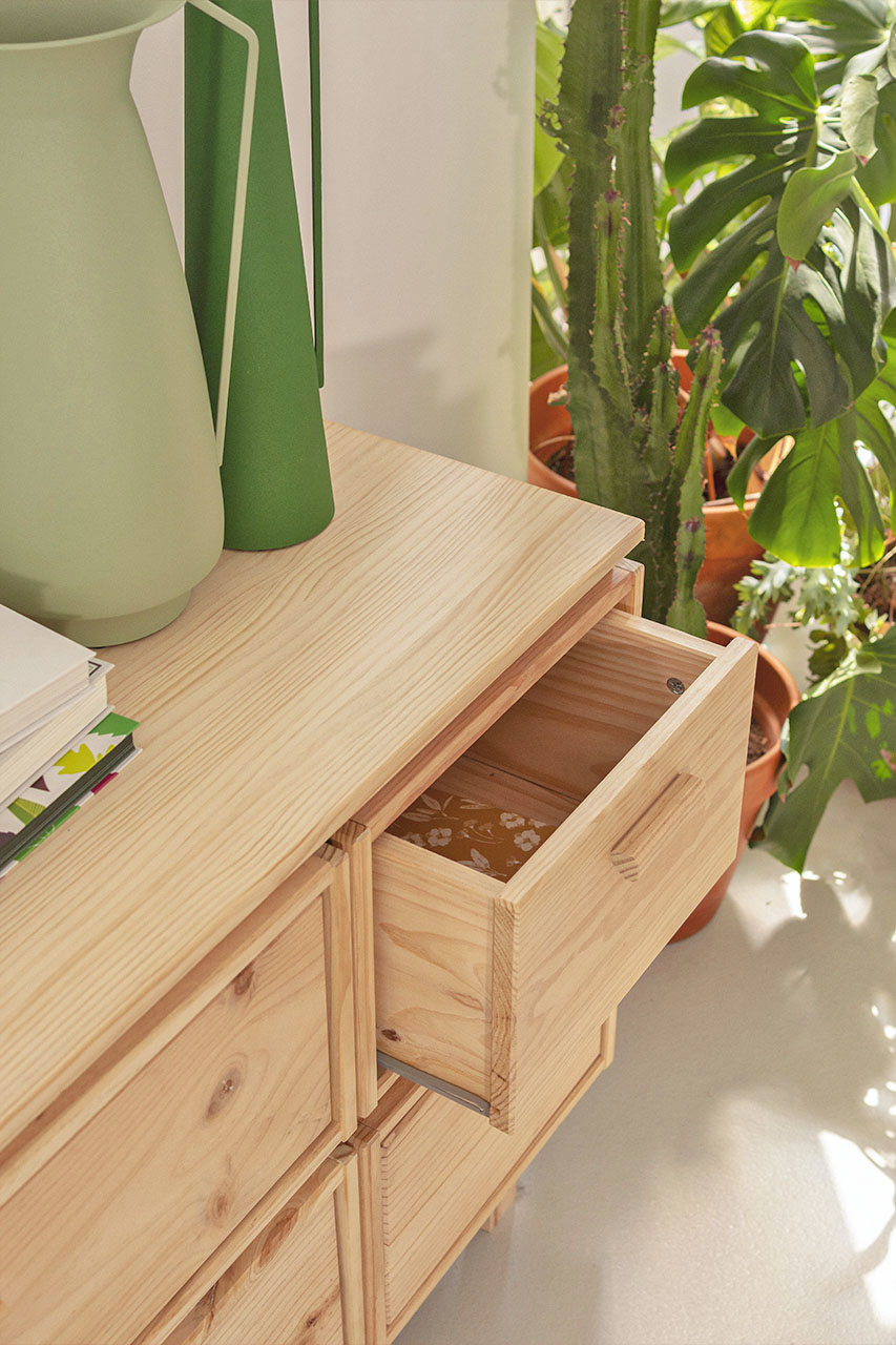 Imagen de ambiente 4 para:C&oacute;moda de madera natural